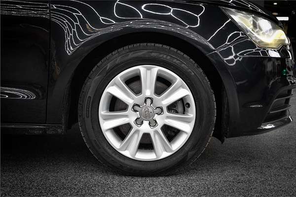 2011 Audi A1 Attraction 8X