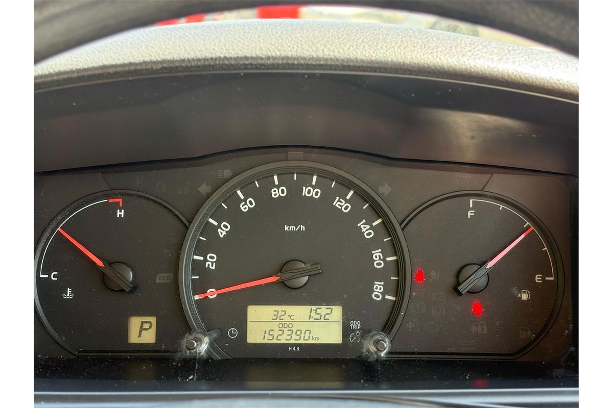 2014 Toyota Hiace Commuter KDH223R
