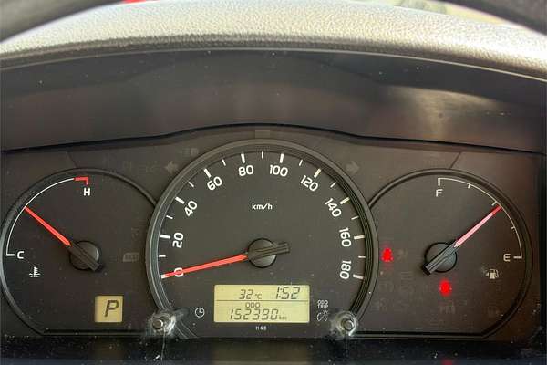 2014 Toyota Hiace Commuter KDH223R