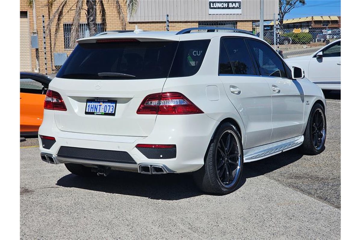 2012 Mercedes-Benz ML 500 (4x4) 166