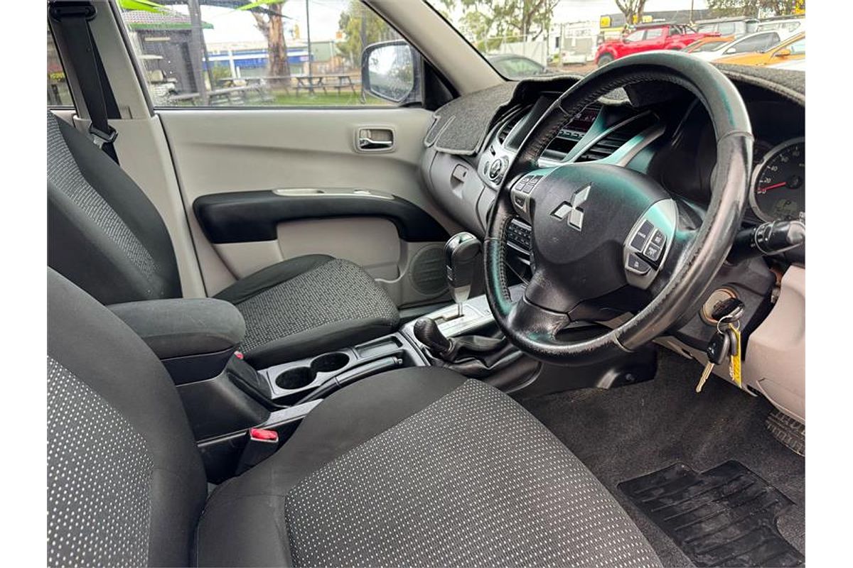 2013 Mitsubishi Triton GLX-R MN 4X4