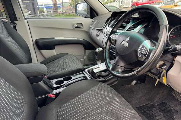 2013 Mitsubishi Triton GLX-R MN 4X4