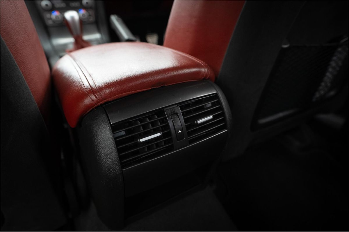 2008 HSV W427