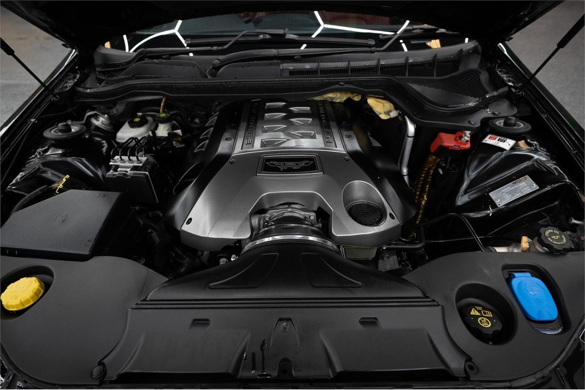 2008 HSV W427