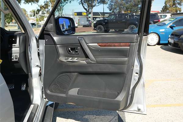 2013 Mitsubishi Pajero Exceed NW
