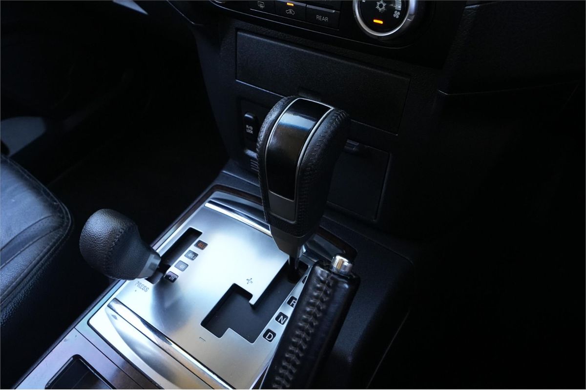 2013 Mitsubishi Pajero Exceed NW