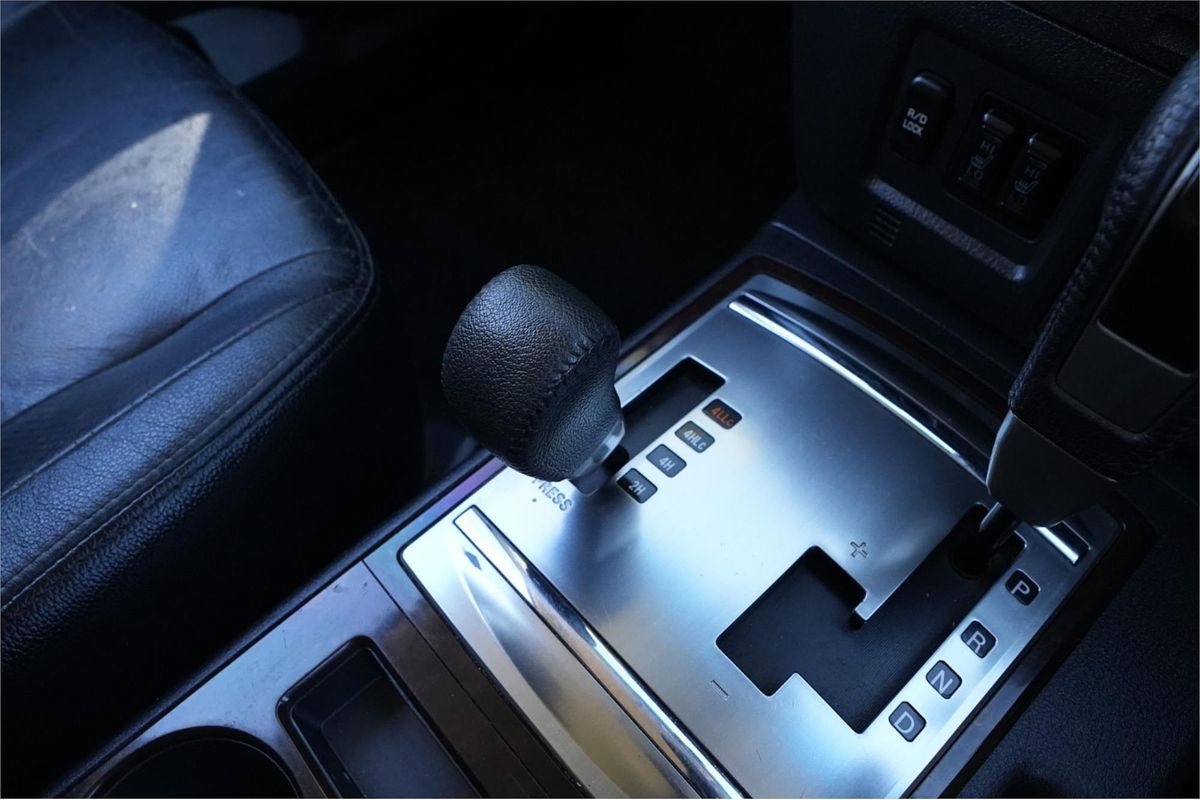 2013 Mitsubishi Pajero Exceed NW