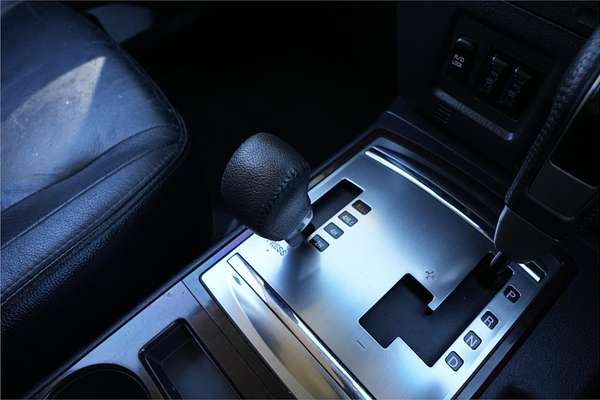 2013 Mitsubishi Pajero Exceed NW