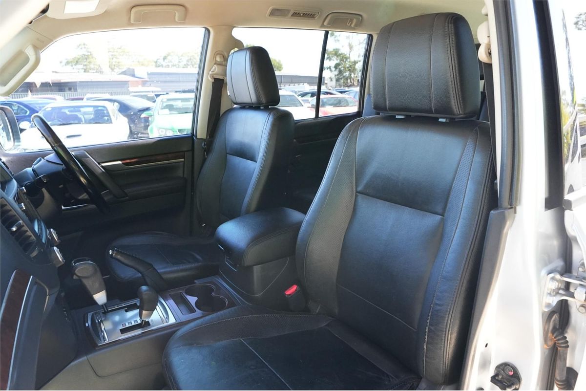 2013 Mitsubishi Pajero Exceed NW