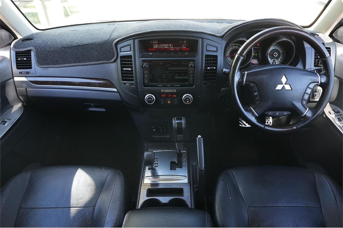 2013 Mitsubishi Pajero Exceed NW
