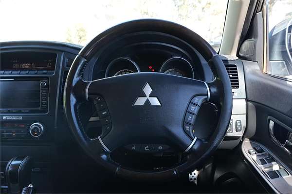 2013 Mitsubishi Pajero Exceed NW