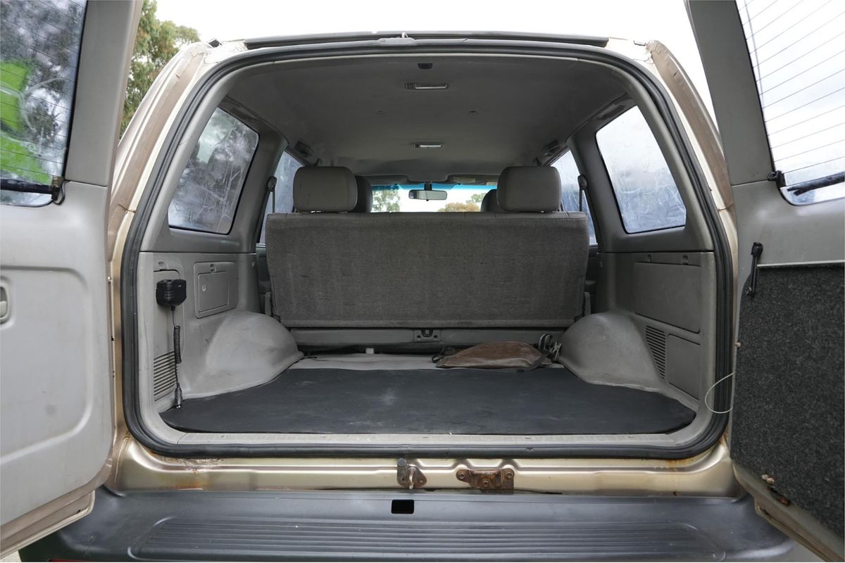2006 Toyota Landcruiser HZJ105R UPGRADE