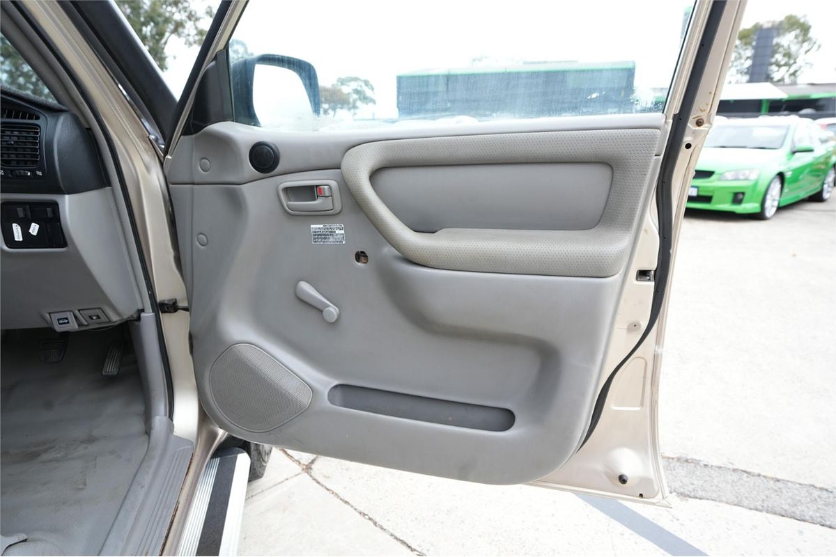 2006 Toyota Landcruiser HZJ105R UPGRADE