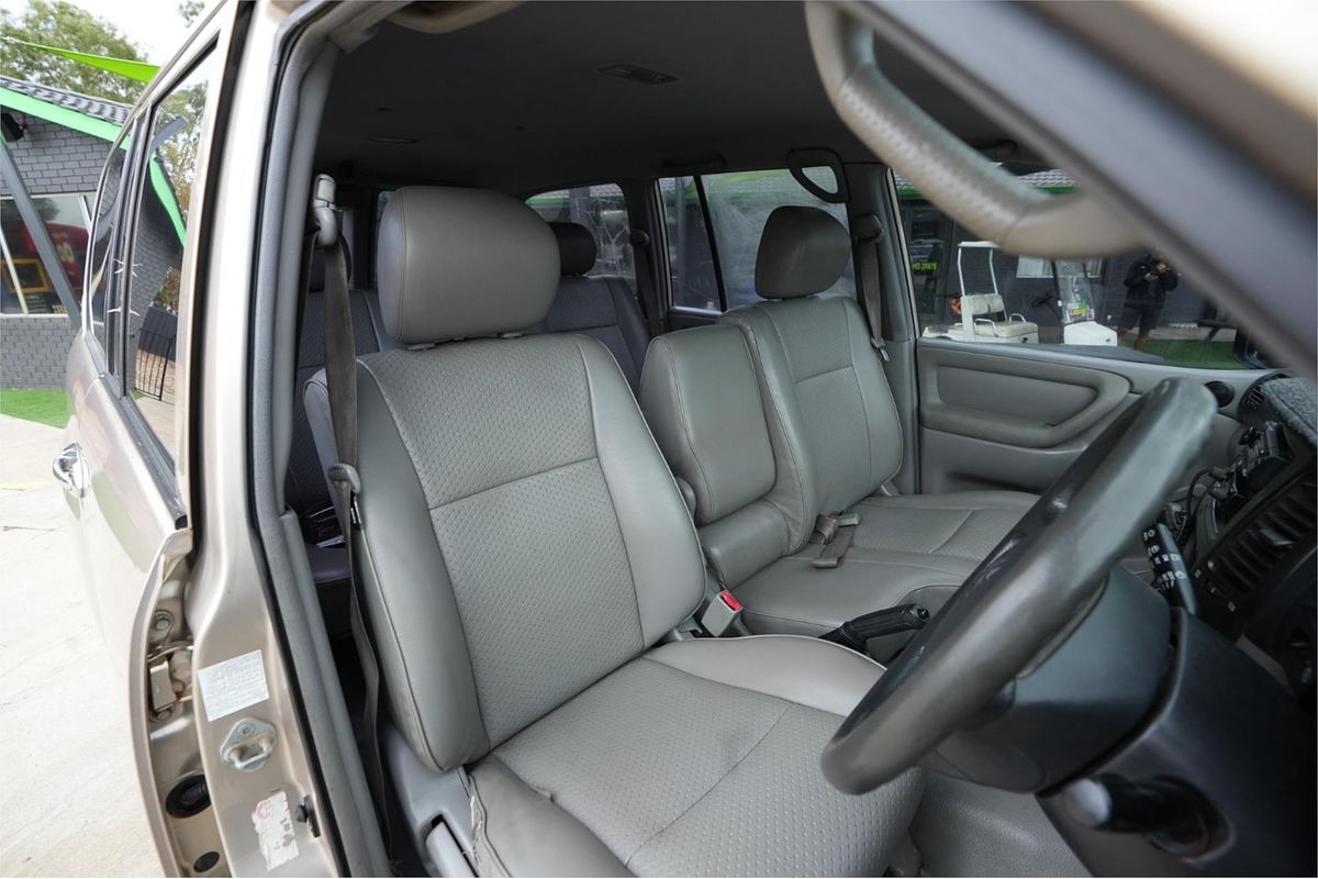2006 Toyota Landcruiser HZJ105R UPGRADE
