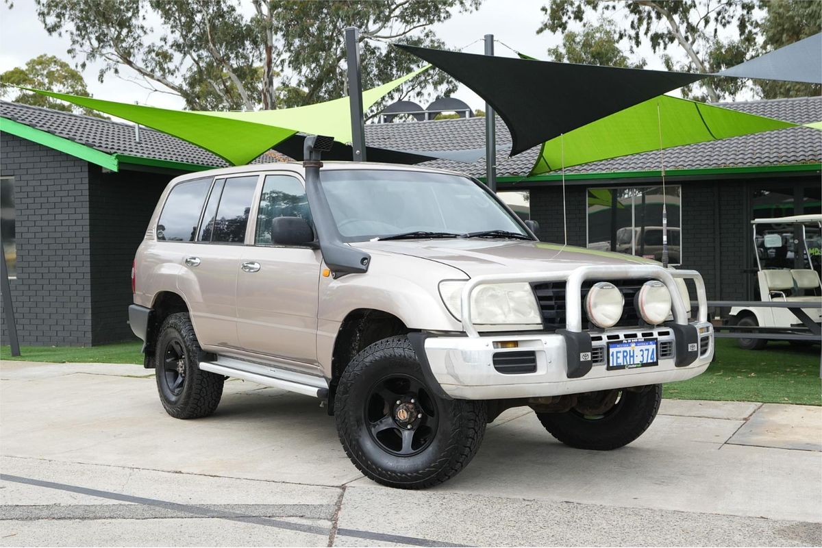 2006 Toyota Landcruiser HZJ105R UPGRADE