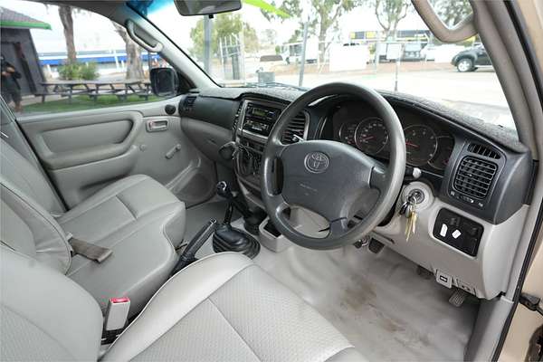 2006 Toyota Landcruiser HZJ105R UPGRADE
