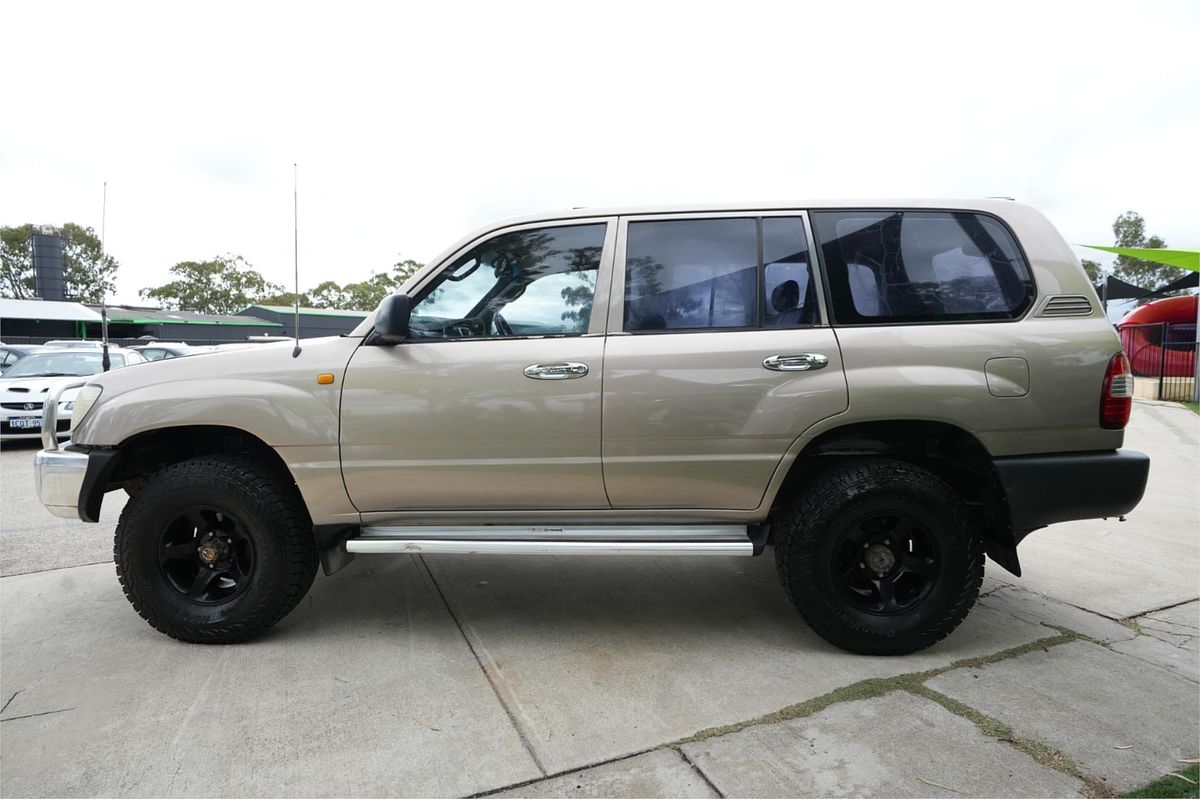 2006 Toyota Landcruiser HZJ105R UPGRADE