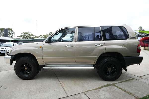 2006 Toyota Landcruiser HZJ105R UPGRADE