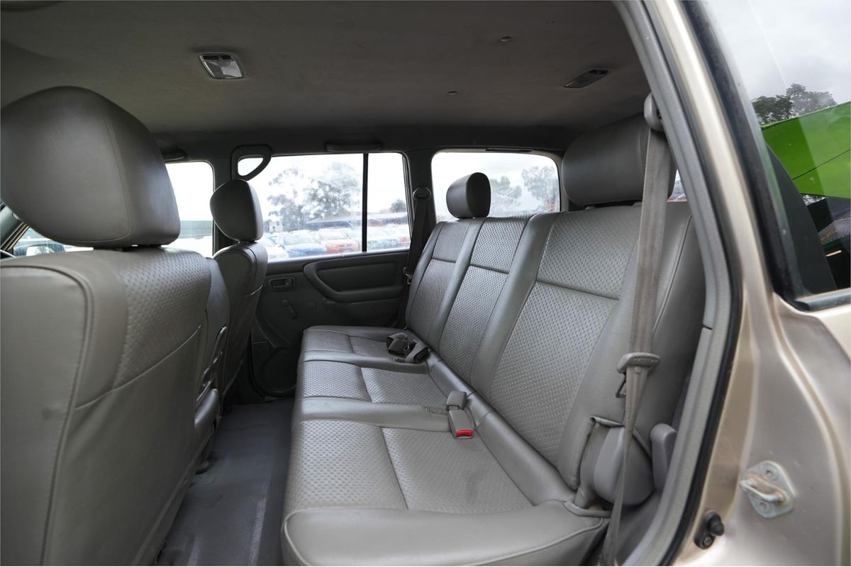2006 Toyota Landcruiser HZJ105R UPGRADE