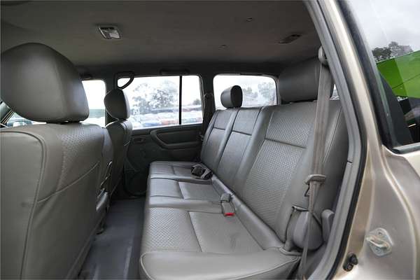 2006 Toyota Landcruiser HZJ105R UPGRADE