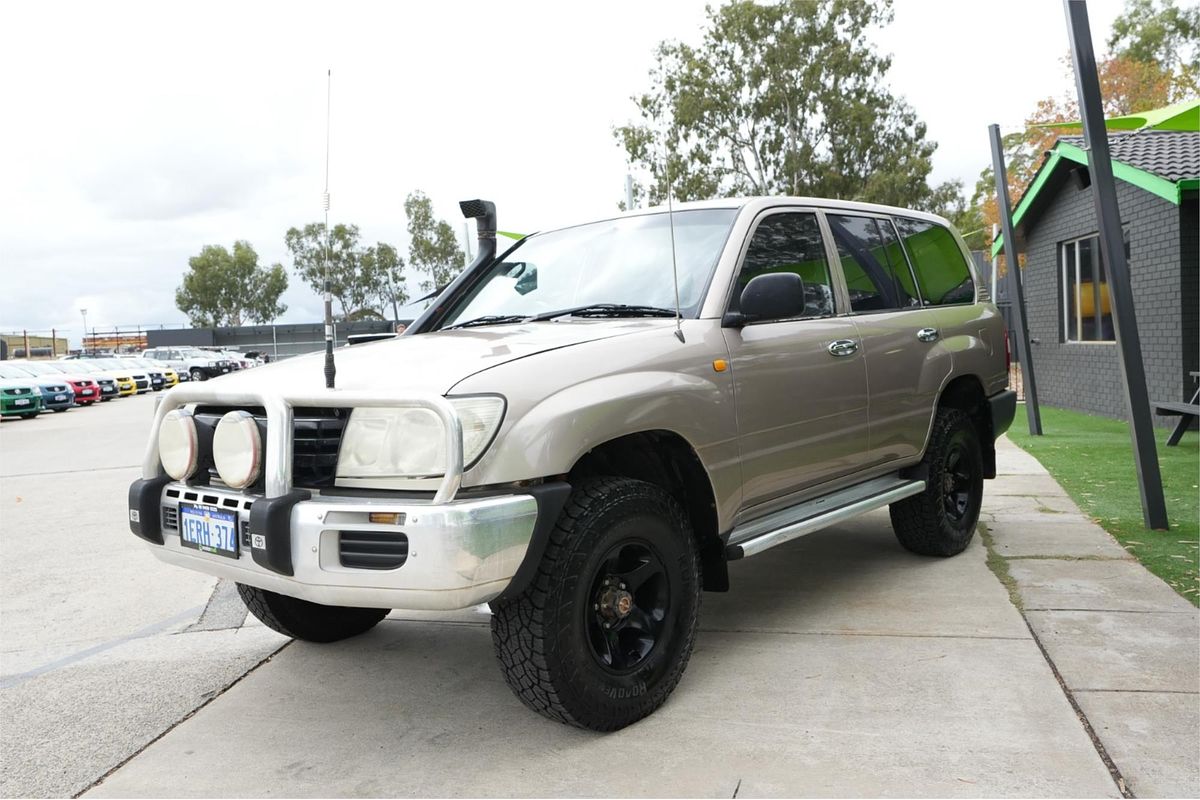2006 Toyota Landcruiser HZJ105R UPGRADE