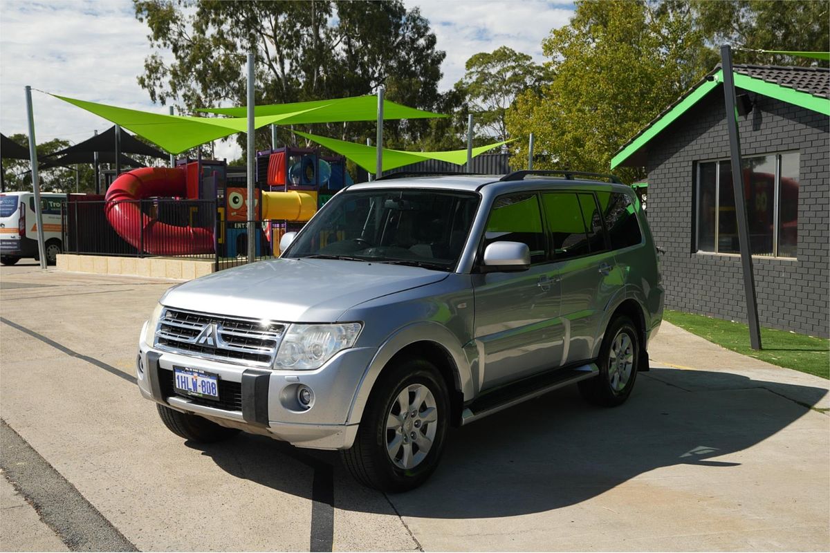 2012 Mitsubishi Pajero GLS NW