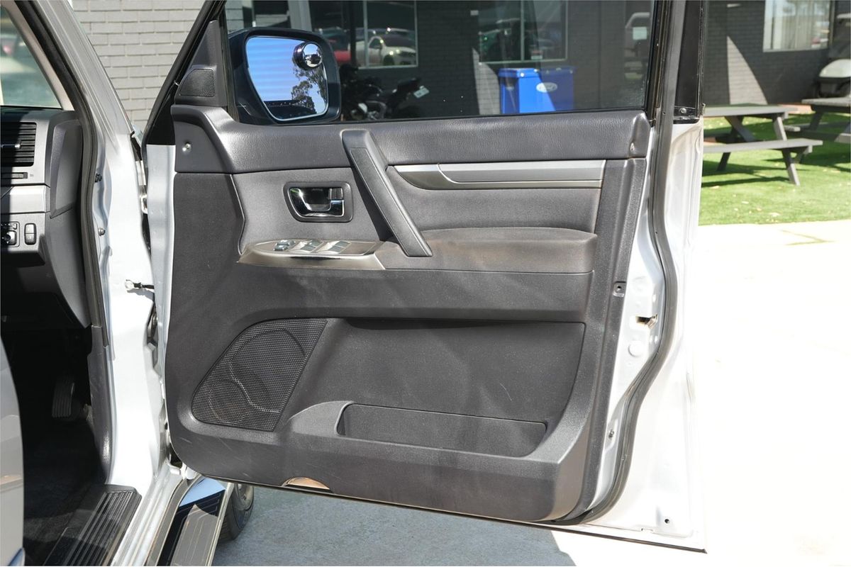 2012 Mitsubishi Pajero GLS NW