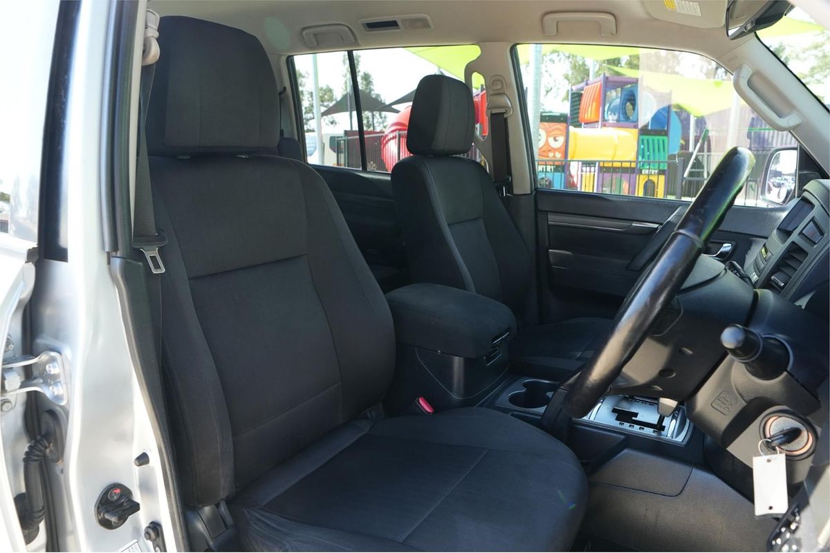 2012 Mitsubishi Pajero GLS NW