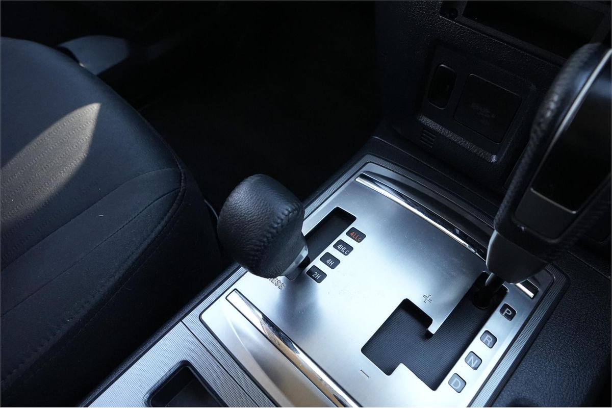 2012 Mitsubishi Pajero GLS NW