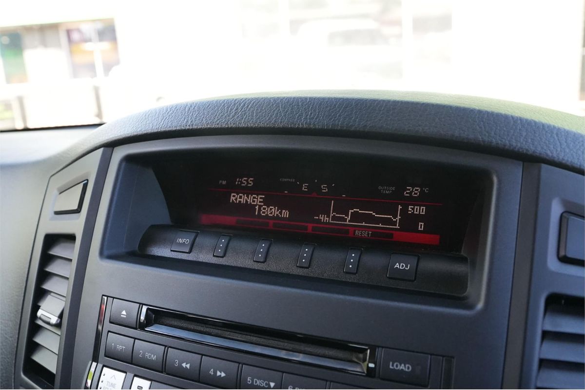 2012 Mitsubishi Pajero GLS NW