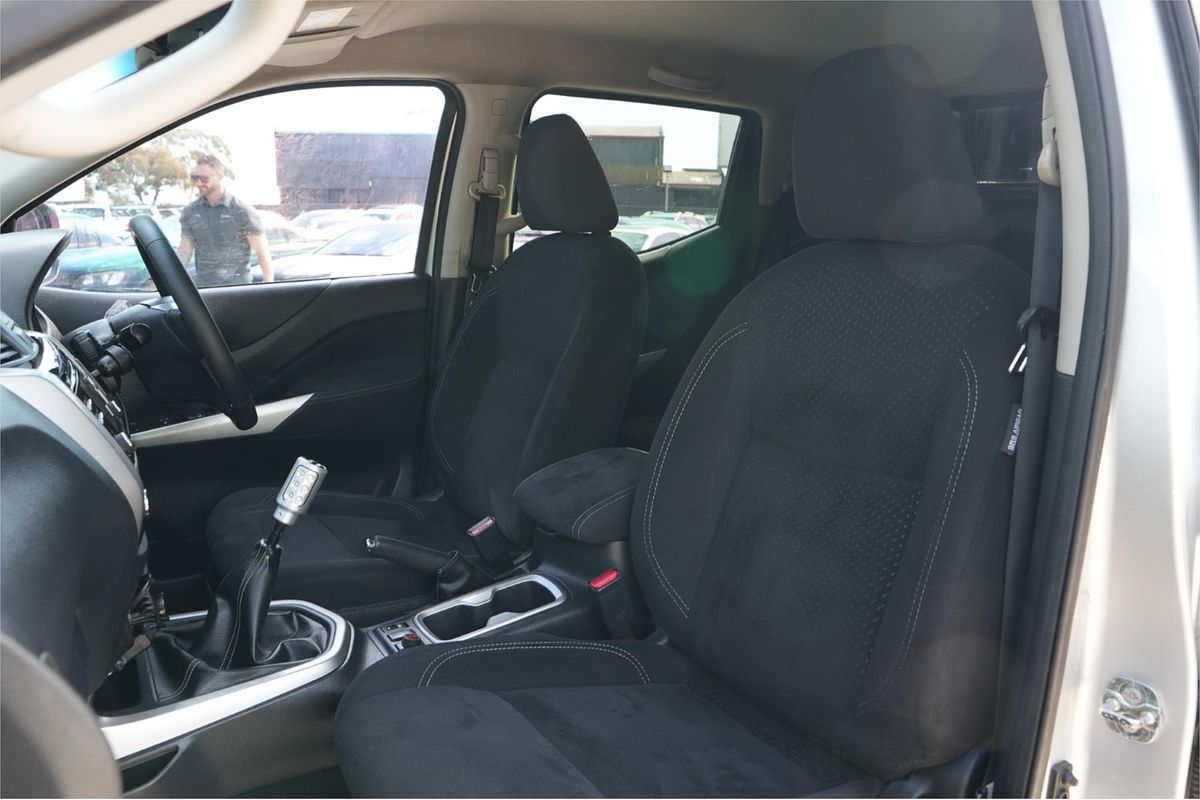 2015 Nissan Navara ST D23 4X4