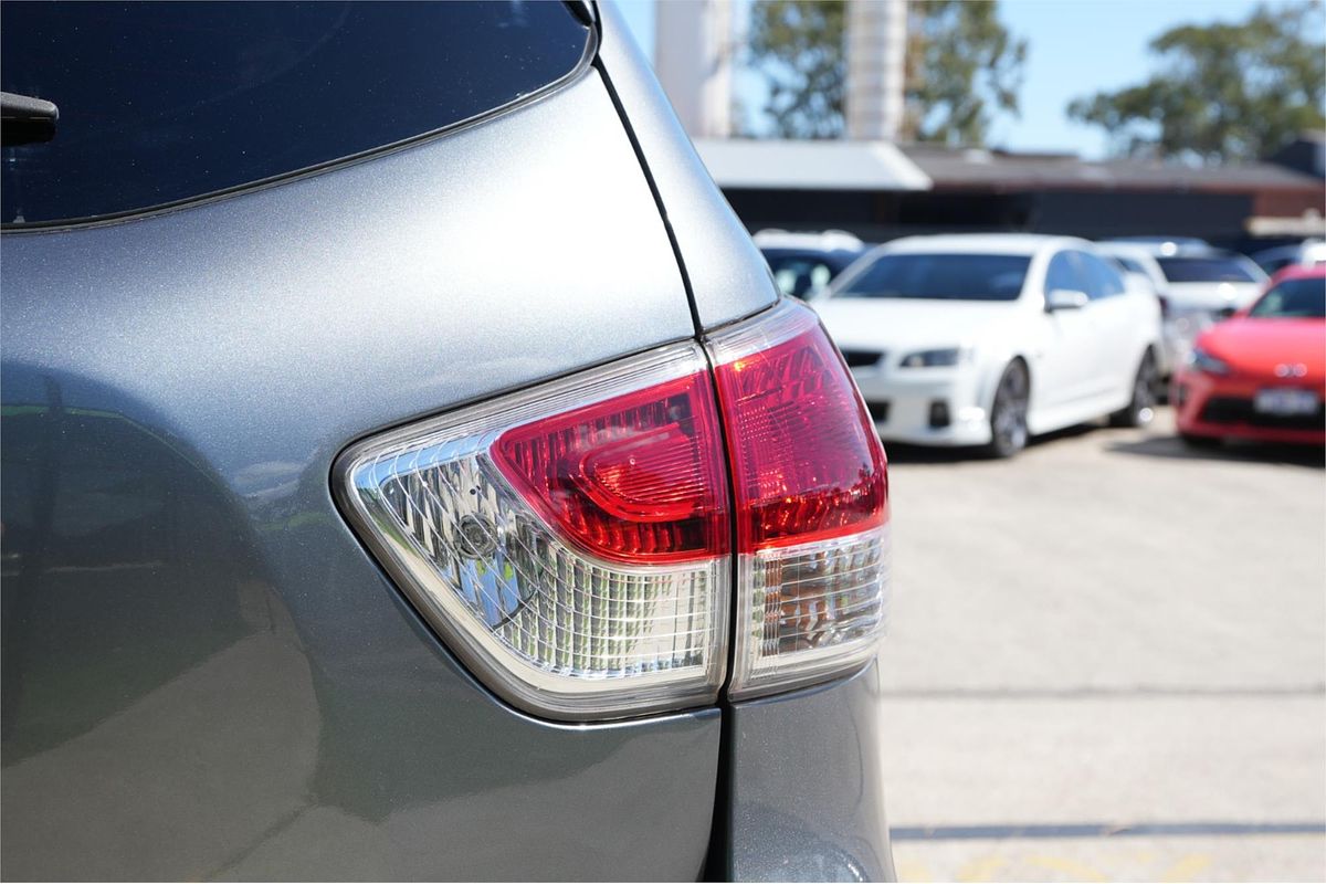 2015 Nissan Pathfinder ST R52