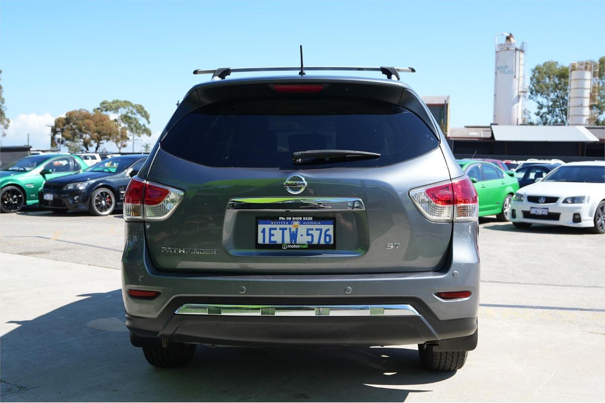 2015 Nissan Pathfinder ST R52