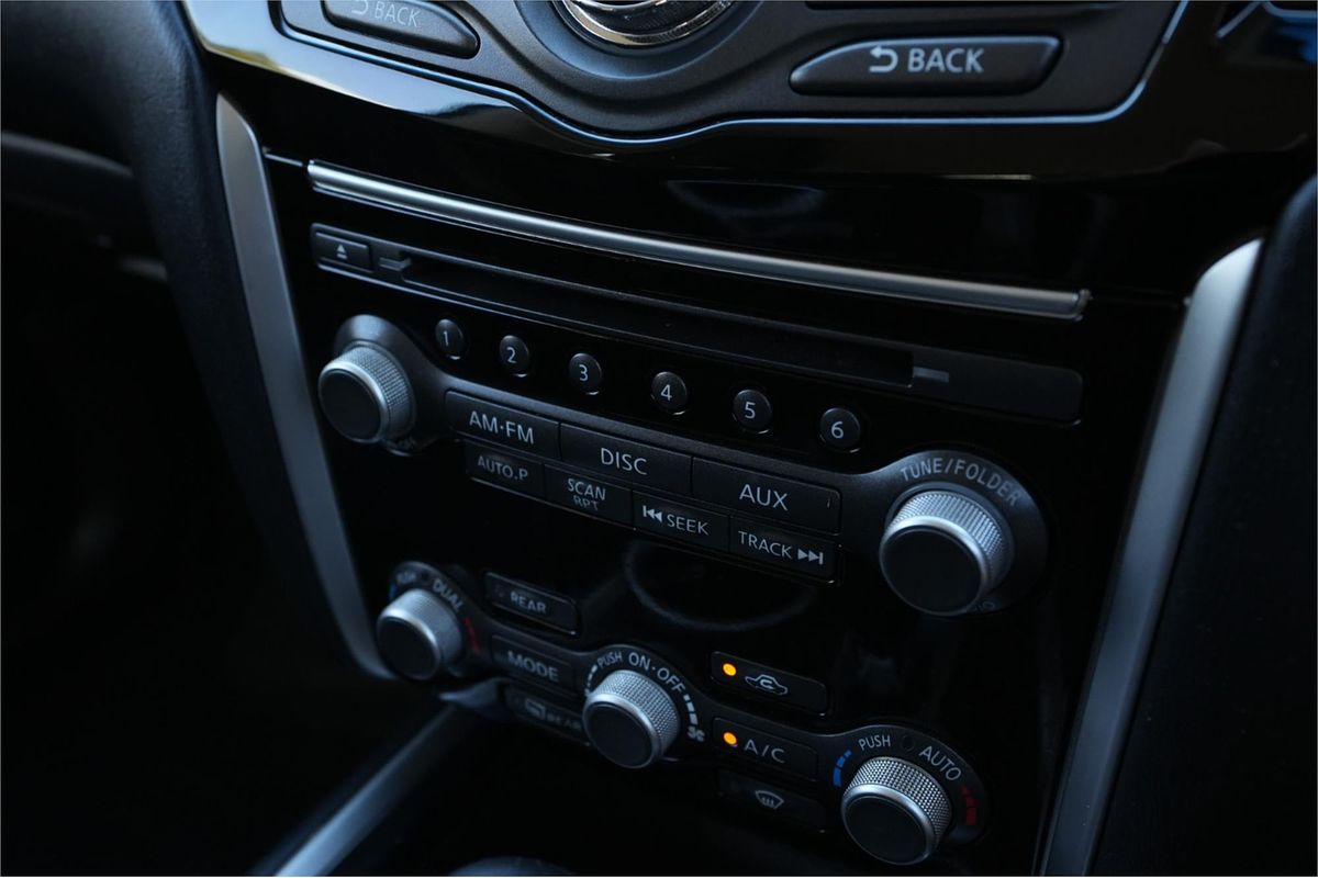 2015 Nissan Pathfinder ST R52