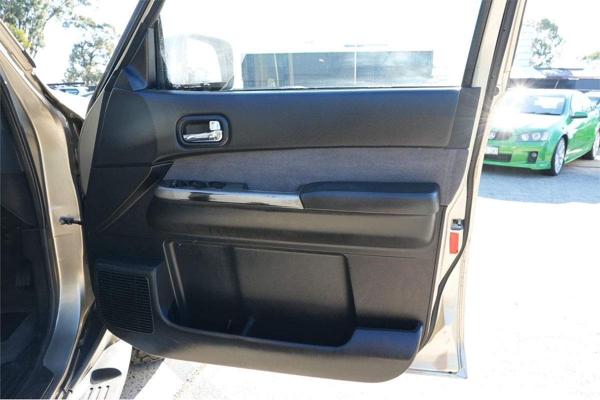 2011 Nissan Patrol ST GU 7