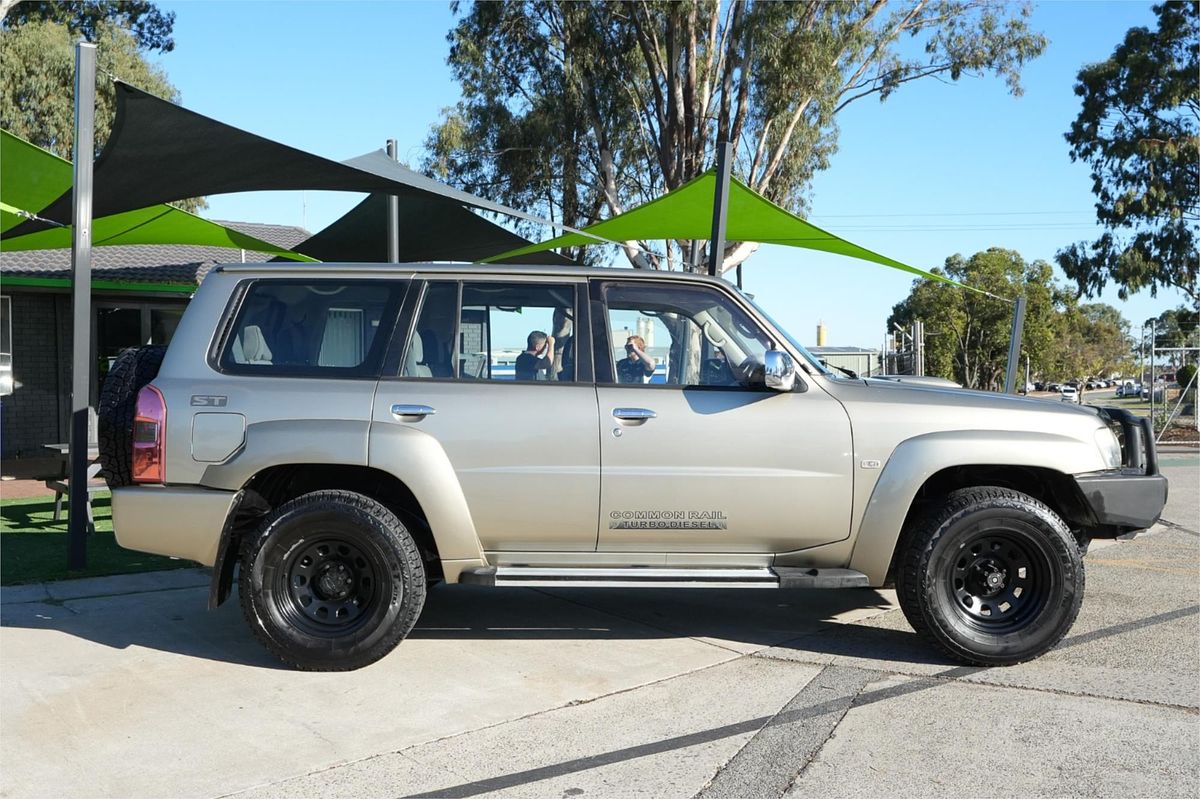 2011 Nissan Patrol ST GU 7