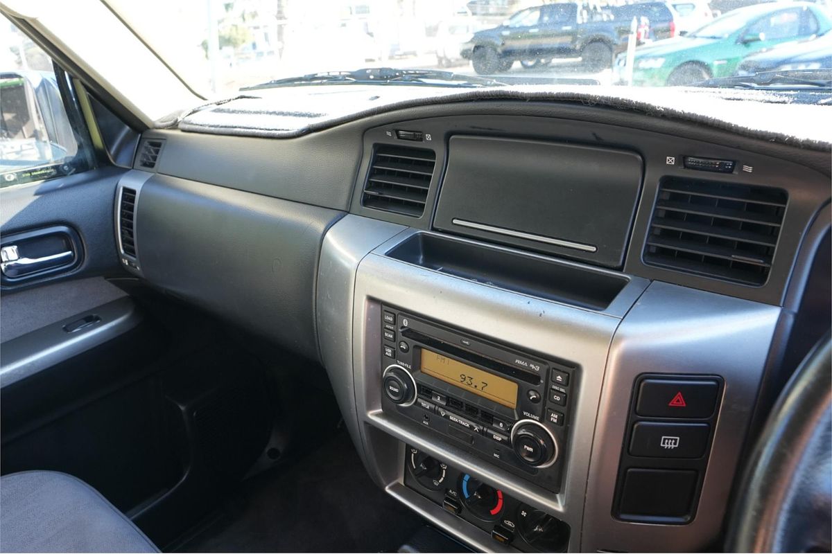 2011 Nissan Patrol ST GU 7