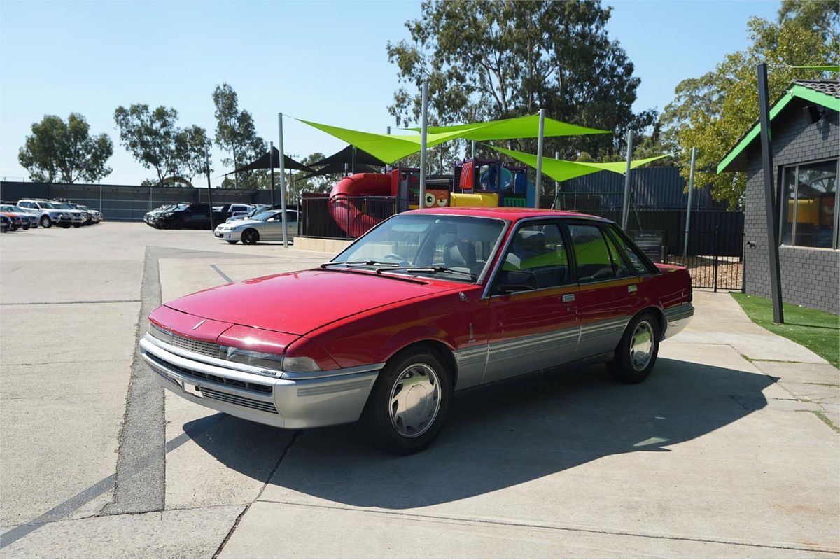 1987 Holden Calais VL