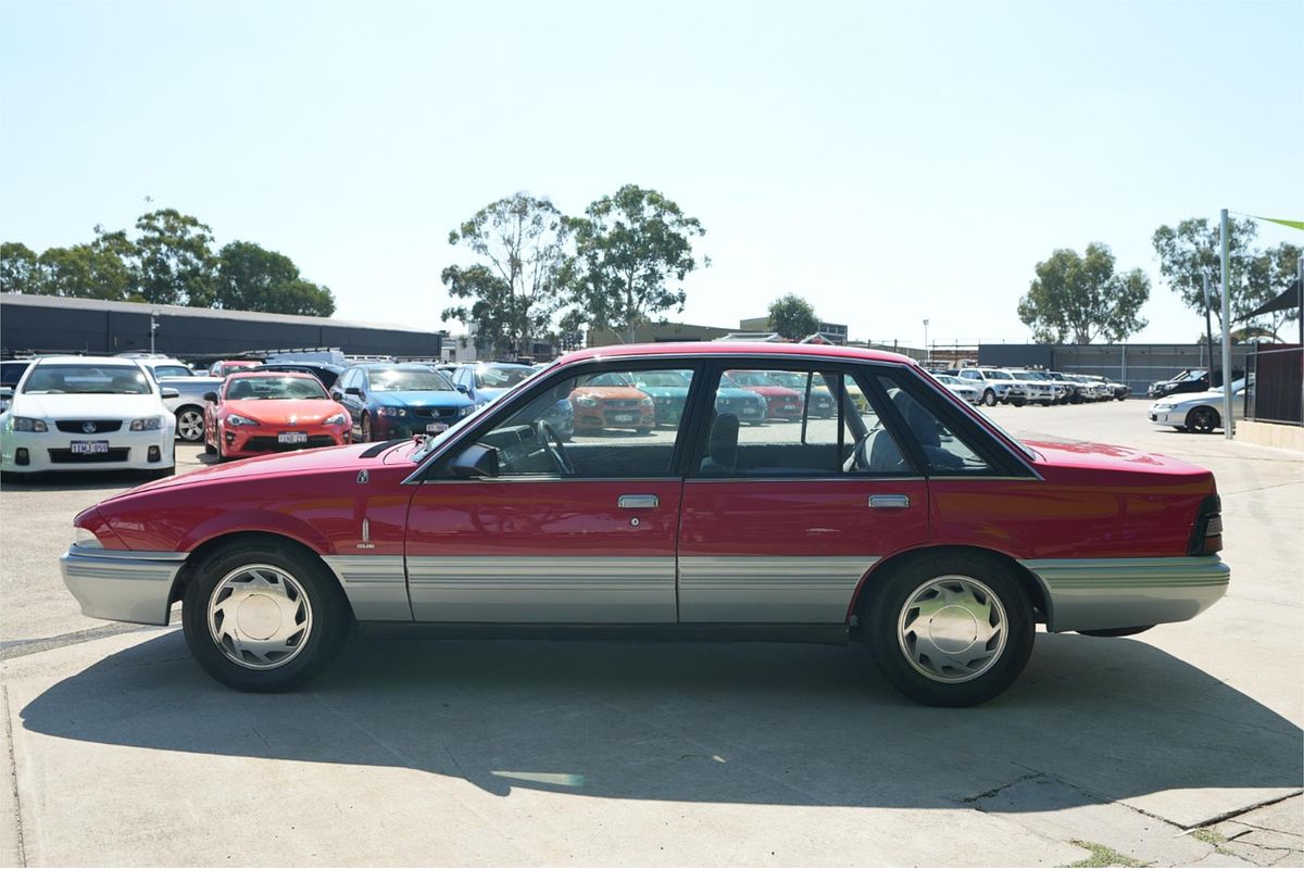 1987 Holden Calais VL