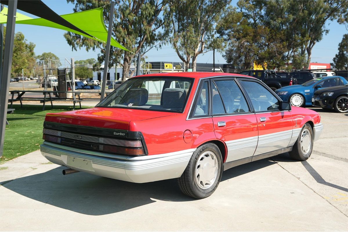 1987 Holden Calais VL