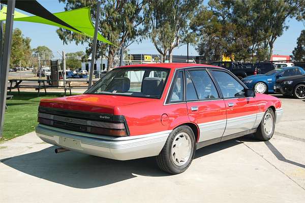 1987 Holden Calais VL