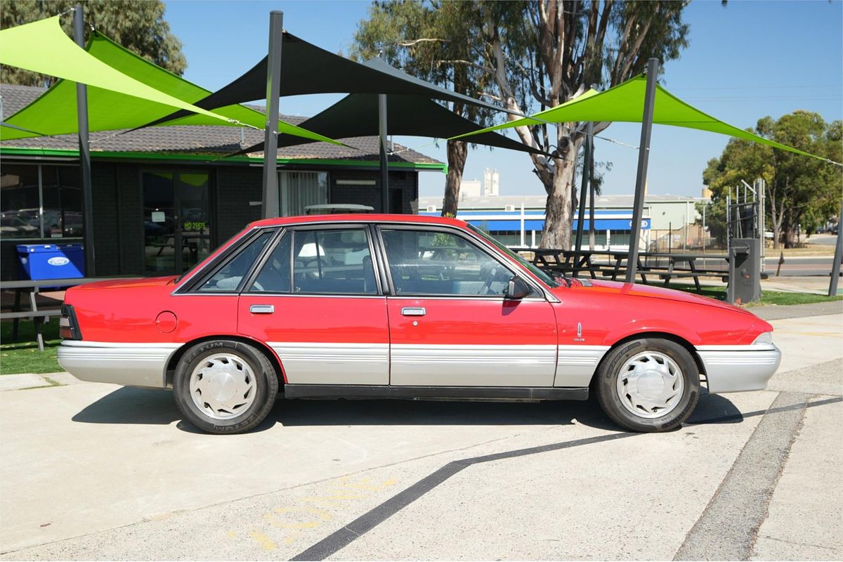 1987 Holden Calais VL