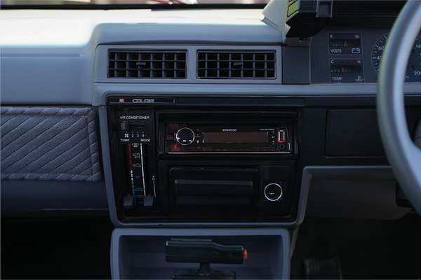 1987 Holden Calais VL