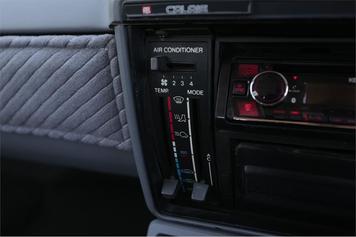 1987 Holden Calais VL