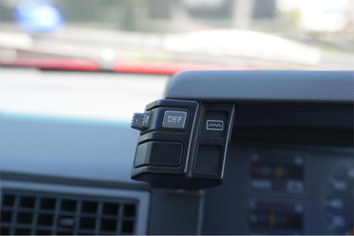 1987 Holden Calais VL