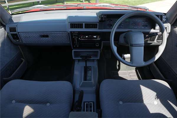 1987 Holden Calais VL