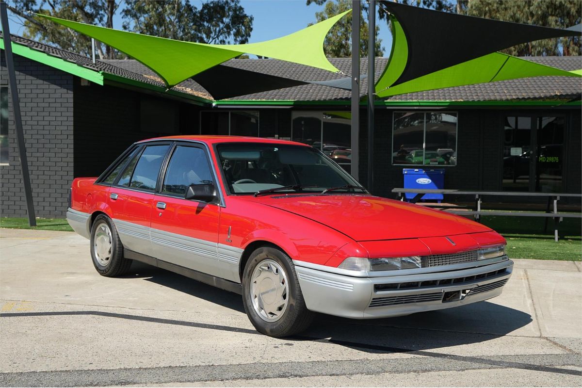 1987 Holden Calais VL