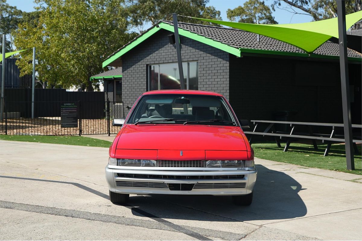 1987 Holden Calais VL