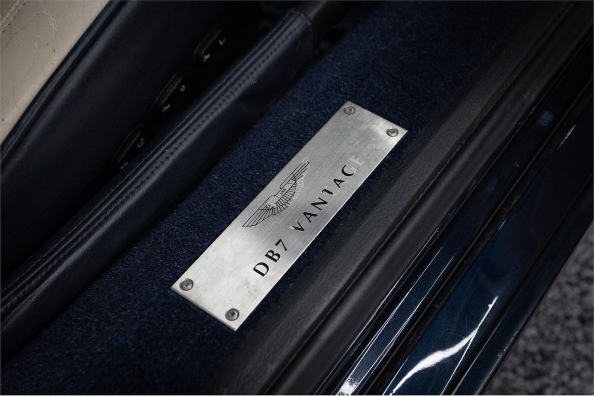 2002 Aston Martin DB7 Vantage