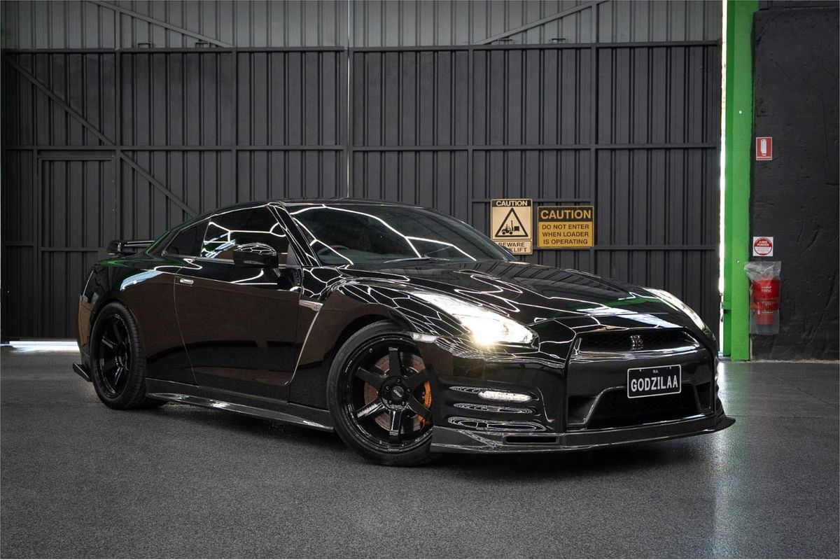 2016 Nissan GT-R Premium R35